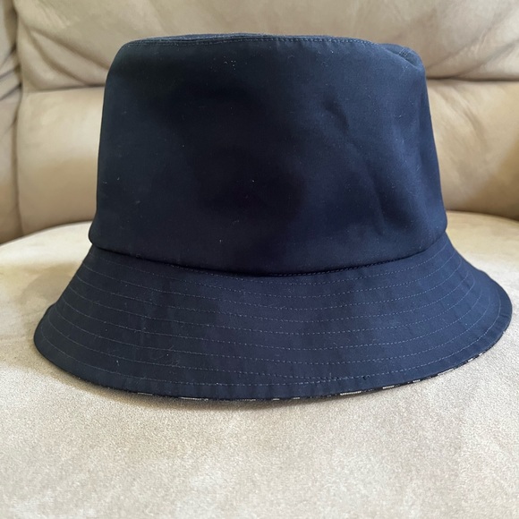 Reversible Teddy -D Small Brim Bucket Hat 58 NWT - Picture 4 of 9